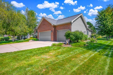 Tiny photo for 12 Stonehedges Court, Bloomington, IL 61705 (MLS # 12776610)