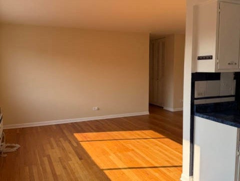 Tiny photo for 7120 N Sheridan Road #411, Chicago, IL 60626 (MLS # 12704276)