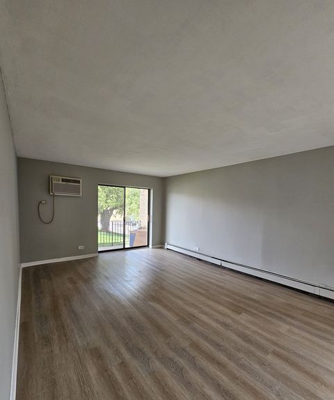 Tiny photo for 6630 S Brainard Avenue #112, Countryside, IL 60525 (MLS # 12672161)