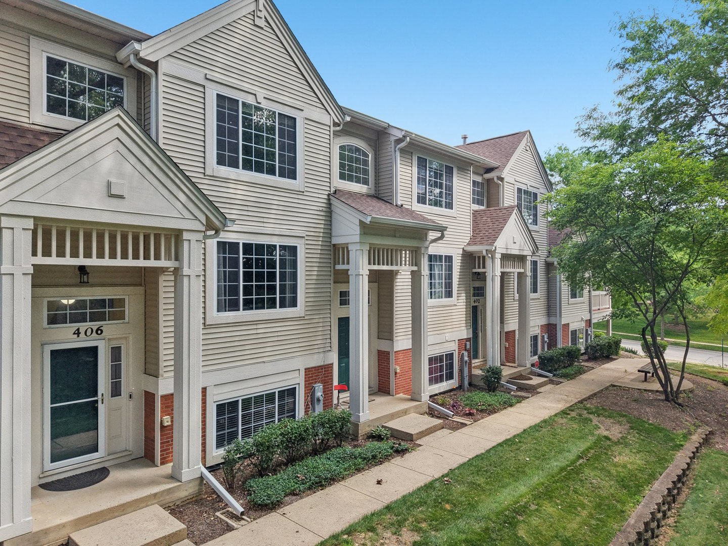 406 Cary Woods Circle