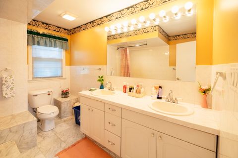 Tiny photo for 178 Brookhill Road, Libertyville, IL 60048 (MLS # 12429368)