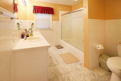 Tiny photo for 178 Brookhill Road, Libertyville, IL 60048 (MLS # 12429368)
