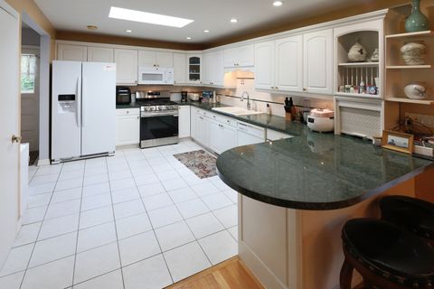 Tiny photo for 178 Brookhill Road, Libertyville, IL 60048 (MLS # 12429368)