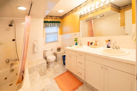 Tiny photo for 178 Brookhill Road, Libertyville, IL 60048 (MLS # 12429368)