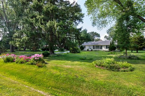 Tiny photo for 178 Brookhill Road, Libertyville, IL 60048 (MLS # 12429368)
