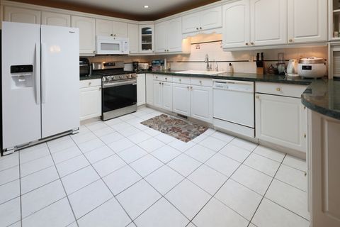 Tiny photo for 178 Brookhill Road, Libertyville, IL 60048 (MLS # 12429368)