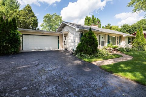Tiny photo for 178 Brookhill Road, Libertyville, IL 60048 (MLS # 12429368)