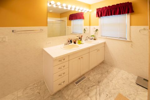 Tiny photo for 178 Brookhill Road, Libertyville, IL 60048 (MLS # 12429368)