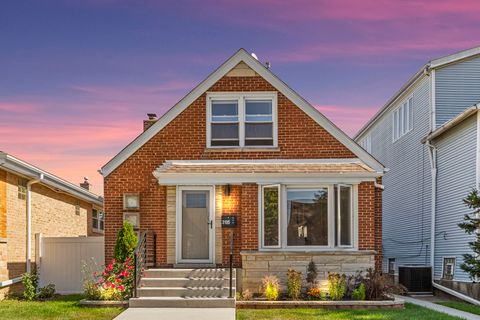 Photo of 3105 N Nordica Avenue, Chicago, IL 60634 (MLS # 12484501)