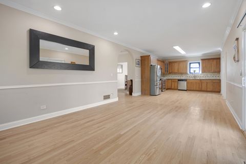 Tiny photo for 335 W Carriage Lane, Bensenville, IL 60106 (MLS # 12607146)