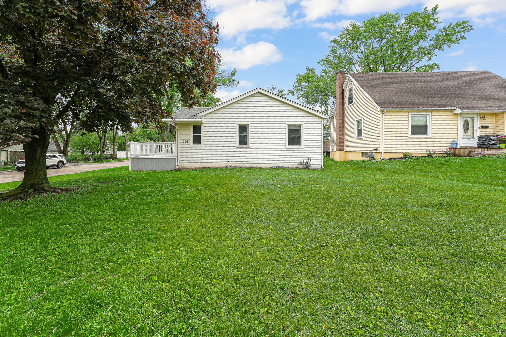 301 W GRAHAM Avenue