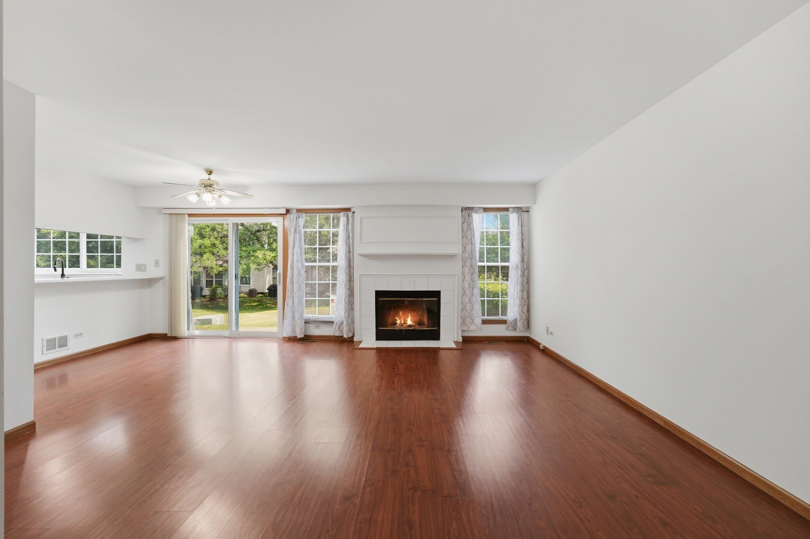 1404 W Sapphire Drive 1404