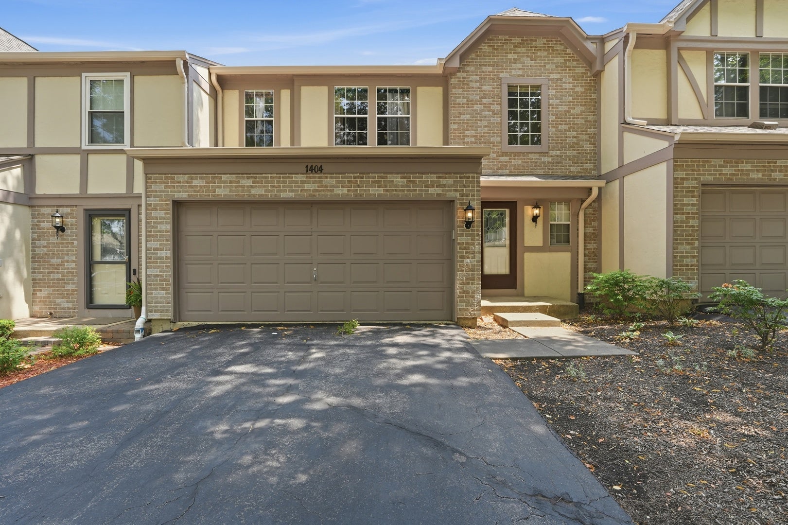 1404 W Sapphire Drive 1404