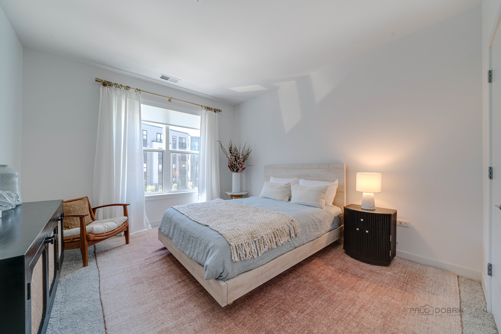 Vernon Hills, Illinois 60061, United States, 2 Bedrooms Bedrooms, ,2 BathroomsBathrooms,Residential,Active,239236