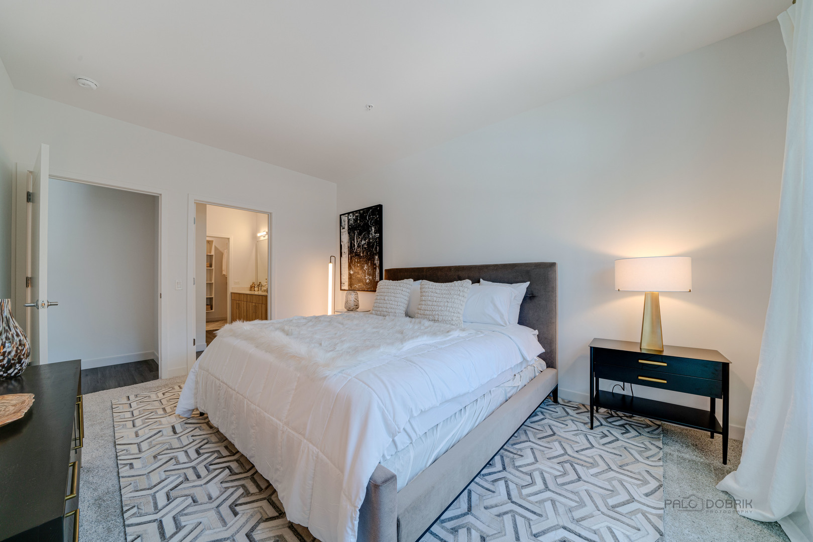 Vernon Hills, Illinois 60061, United States, 2 Bedrooms Bedrooms, ,2 BathroomsBathrooms,Residential,Active,239236