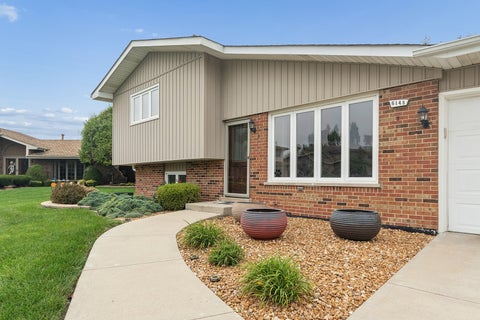 Tiny photo for 6148 La Grande Court, Oak Forest, IL 60452 (MLS # 12786866)