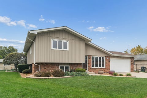 Tiny photo for 6148 La Grande Court, Oak Forest, IL 60452 (MLS # 12786866)