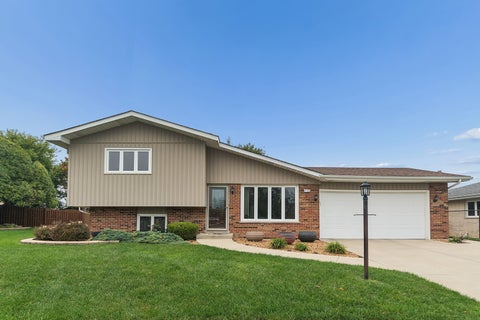 Photo of 6148 La Grande Court, Oak Forest, IL 60452 (MLS # 12786866)