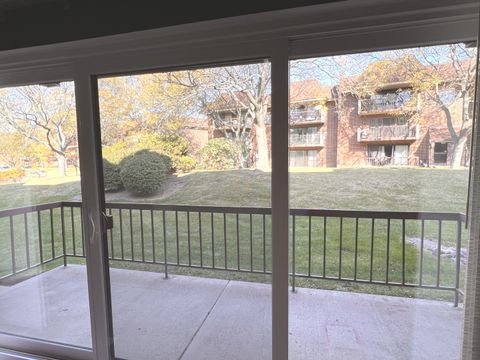 Tiny photo for 210 E Fountainview Lane #1A, Lombard, IL 60148 (MLS # 12537172)