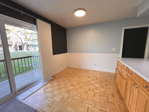 Tiny photo for 210 E Fountainview Lane #1A, Lombard, IL 60148 (MLS # 12537172)