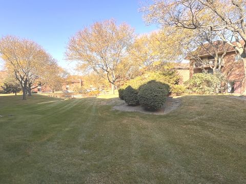 Tiny photo for 210 E Fountainview Lane #1A, Lombard, IL 60148 (MLS # 12537172)