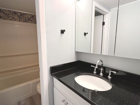 Tiny photo for 210 E Fountainview Lane #1A, Lombard, IL 60148 (MLS # 12537172)