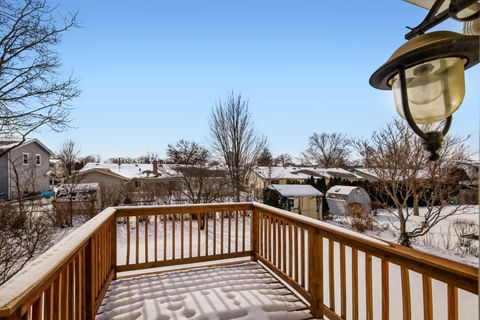 Tiny photo for 295 Brighton Road, Elk Grove Village, IL 60007 (MLS # 12556381)