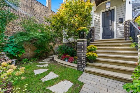 Tiny photo for 3342 N Ravenswood Avenue, Chicago, IL 60657 (MLS # 12500250)