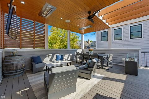 Tiny photo for 3342 N Ravenswood Avenue, Chicago, IL 60657 (MLS # 12500250)