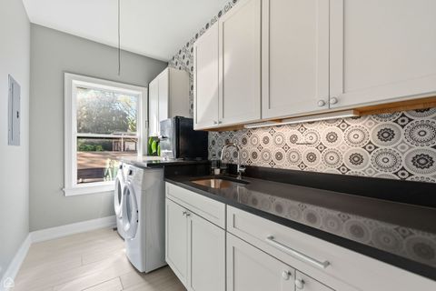 Tiny photo for 3342 N Ravenswood Avenue, Chicago, IL 60657 (MLS # 12500250)