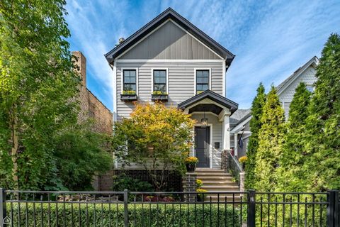 3342 N ravenswood Avenue Chicago IL 60657