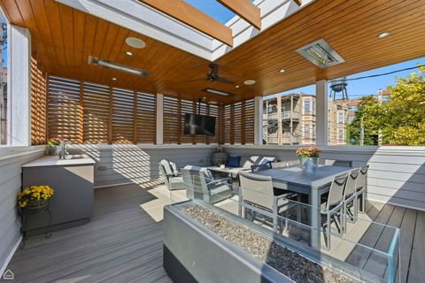 Tiny photo for 3342 N Ravenswood Avenue, Chicago, IL 60657 (MLS # 12500250)