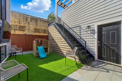 Tiny photo for 3342 N Ravenswood Avenue, Chicago, IL 60657 (MLS # 12500250)
