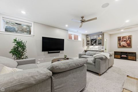 Tiny photo for 3342 N Ravenswood Avenue, Chicago, IL 60657 (MLS # 12500250)