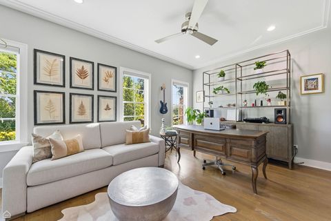 Tiny photo for 3342 N Ravenswood Avenue, Chicago, IL 60657 (MLS # 12500250)