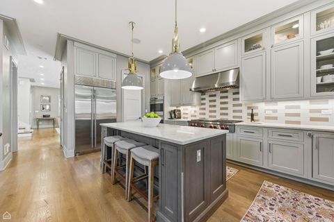 Tiny photo for 3342 N Ravenswood Avenue, Chicago, IL 60657 (MLS # 12500250)