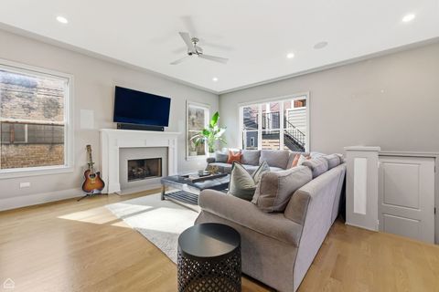 Tiny photo for 3342 N Ravenswood Avenue, Chicago, IL 60657 (MLS # 12500250)