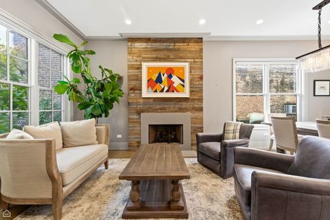 Tiny photo for 3342 N Ravenswood Avenue, Chicago, IL 60657 (MLS # 12500250)