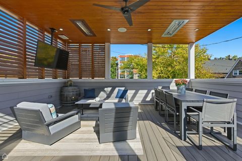 Tiny photo for 3342 N Ravenswood Avenue, Chicago, IL 60657 (MLS # 12500250)