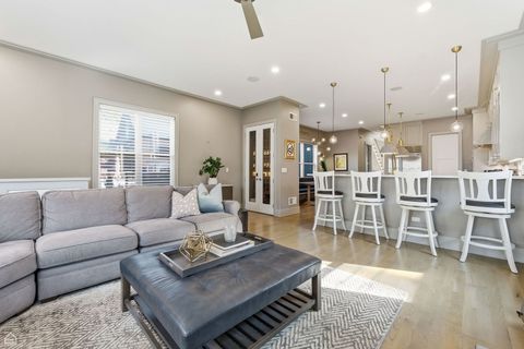 Tiny photo for 3342 N Ravenswood Avenue, Chicago, IL 60657 (MLS # 12500250)