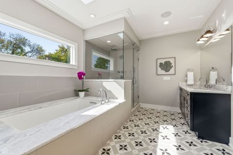 Tiny photo for 3342 N Ravenswood Avenue, Chicago, IL 60657 (MLS # 12500250)