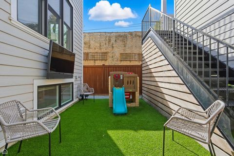 Tiny photo for 3342 N Ravenswood Avenue, Chicago, IL 60657 (MLS # 12500250)