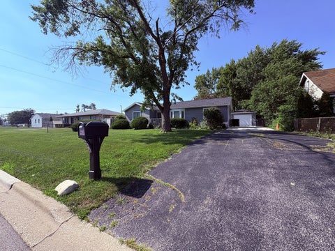Tiny photo for 7756 W 81st Place, Bridgeview, IL 60455 (MLS # 12759577)