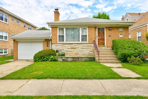 Photo of 5716 W Gunnison Street, Chicago, IL 60630 (MLS # 12664624)