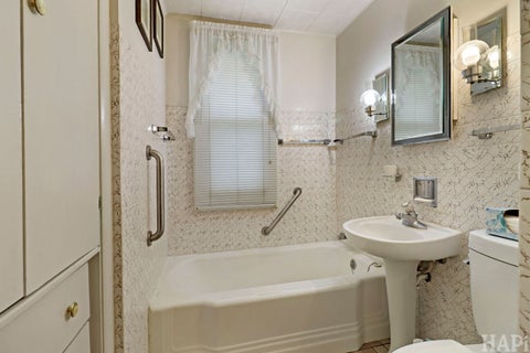 Tiny photo for 609 Glendale Road, Glenview, IL 60025 (MLS # 12767539)