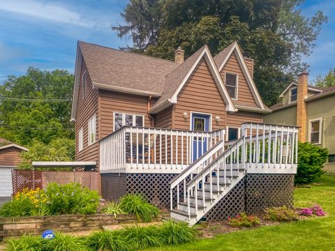 160 Wildwood Road Algonquin IL 60102