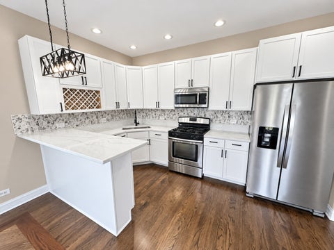 Tiny photo for 543 E 43rd Street #2E, Chicago, IL 60653 (MLS # 12754416)