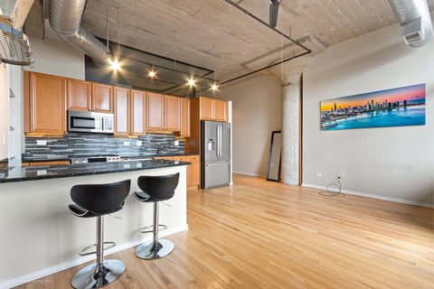 Tiny photo for 900 N KINGSBURY Street #780, Chicago, IL 60610 (MLS # 12566076)