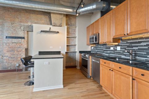 Tiny photo for 900 N KINGSBURY Street #780, Chicago, IL 60610 (MLS # 12566076)