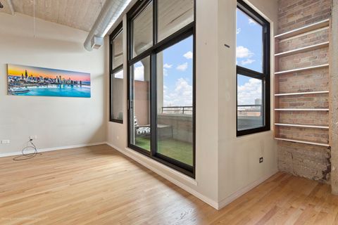 Tiny photo for 900 N KINGSBURY Street #780, Chicago, IL 60610 (MLS # 12566076)
